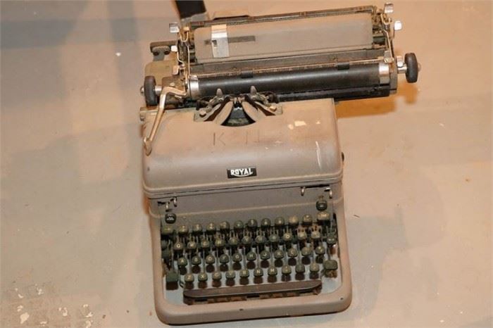 109. ROYAL Typewriter