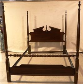 Full or queen size poster bed