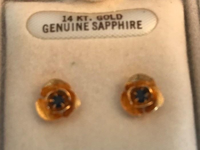 14 Karat Ear Rings w/ Sapphire