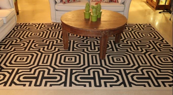 Geometric pattern rug