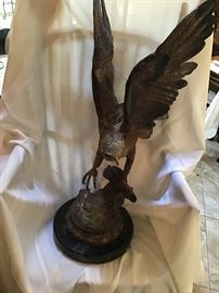 Bronze Eagle on marble base - by Jules Moigniez