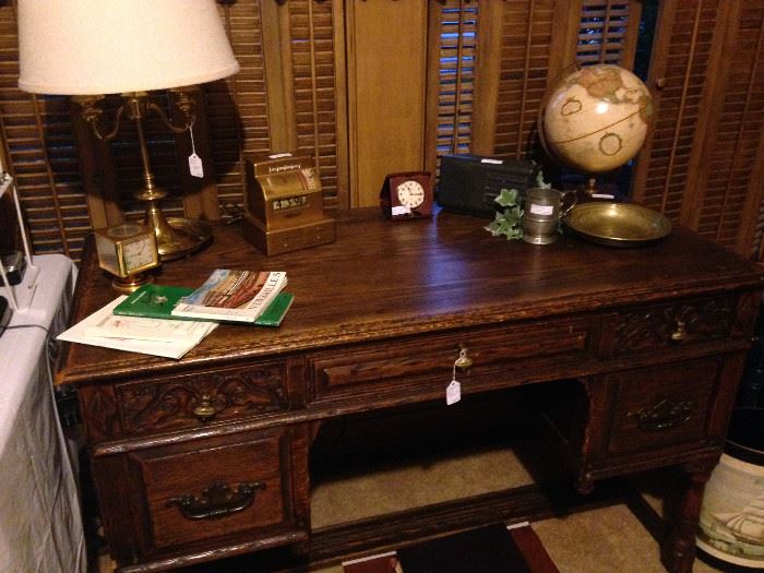 Impressive 5-drawer antique desk
