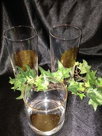 Gold medallion glassware in 2 sizes