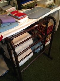 Towel/quilt rack