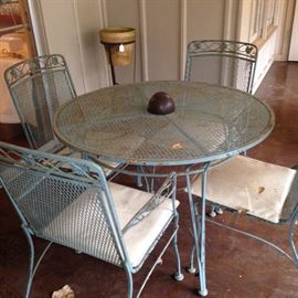 Robin egg blue table & 4 chairs (cushions - as is)
