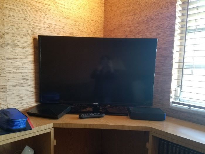 3 Flat screen TV's - Largest one is approx. 52" (Samsung)