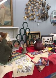 Assorted Table Runners, Father Christmas