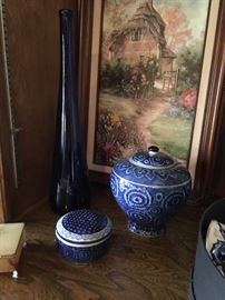 Assorted blue pottery/glass