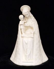 8" Tall HUMMEL 10/I White Flower Madonna