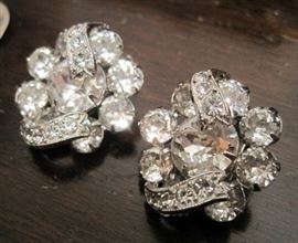 Eisenberg clip earrings