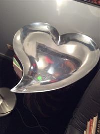 Material possessions heart plate