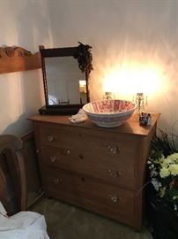 3 drawer dresser with mirror - mirror was removed for moving