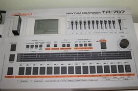 Roland Rhythm Composer TR-707.