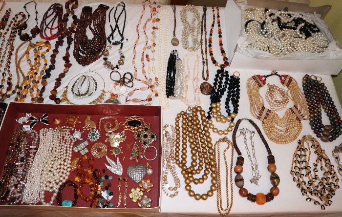 LOTS of jewelry