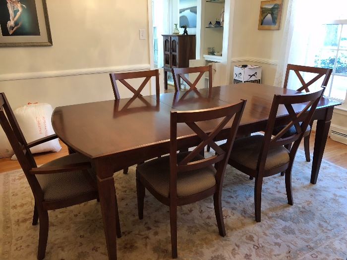 $550  Size 87’’ with 2-leave 42’’ wide 30’’ tall with 8 - chairs 
