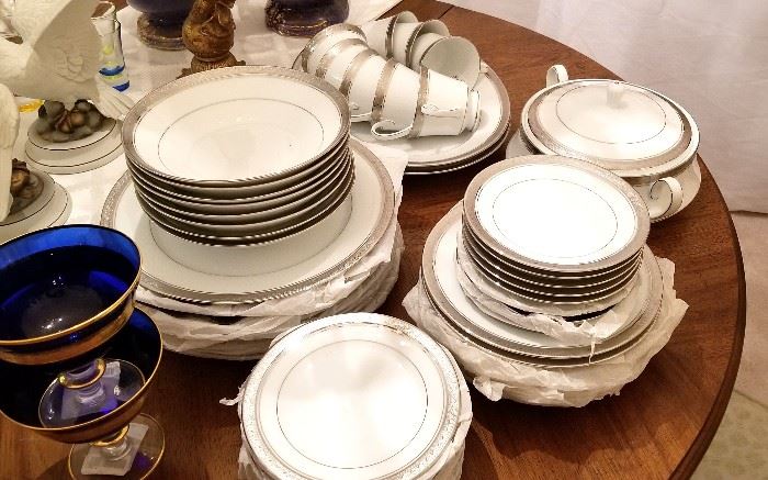 Set of Noritake china with original labels and packaging - never used - pattern is Crestwood Platinum