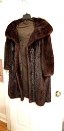 Very nice vintage mink coat - soft, lush pelts....