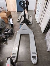 Strongway 5500 Lb. Pallet Jack