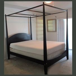 Queen Size 4 Poster Bed 