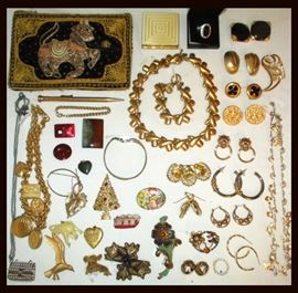 A Good Selection of Costume Jewelry