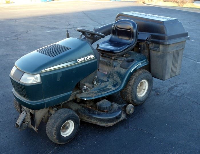 Craftsman Riding Mower, Kohler 16.5HP OHV, 46" Deck, Craftsman Grass Catcher Bag System, Mulch Attachment, Mower Cover, Manuals, Maintained and Runs