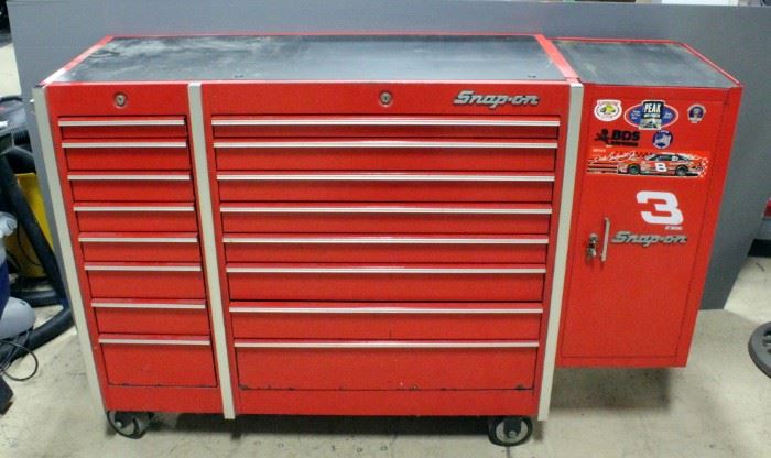 Snap-On Rolling 16 Drawer Tool Chest, With Add On Storage Cabinet, Chest Measures 50"W x 20.5"D x 44"T, Cabinet Measures 15"W x 18"D x 32"T, Keys and Contents Included