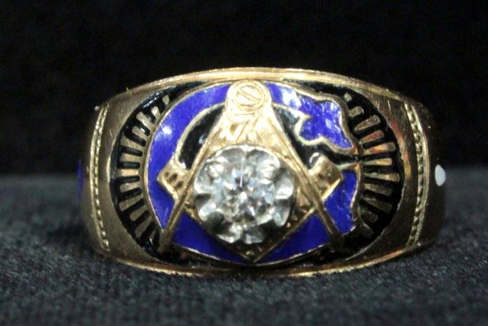10k Yellow Gold Masonic Ring With .25ct Center Diamond, Size 9.25