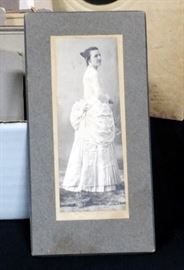 Large Lot Of Turn Of The Century Portraits