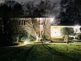 We love Roslyn Sales and this one will not disappoint! There are lots of Designer Items, Furnishings, Clothing and so much more.