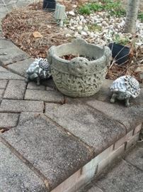 Garden Pot with Pair of Decorative Turtles with Seashell Shells