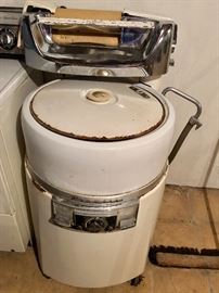 Great working condition wringer washer