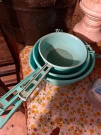 MCM strainer set in turquoise 