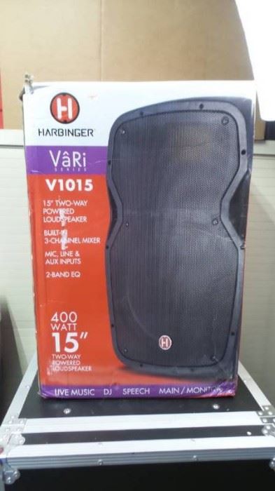 Harbinger Vari Series 15 V1015 Powered Speaker