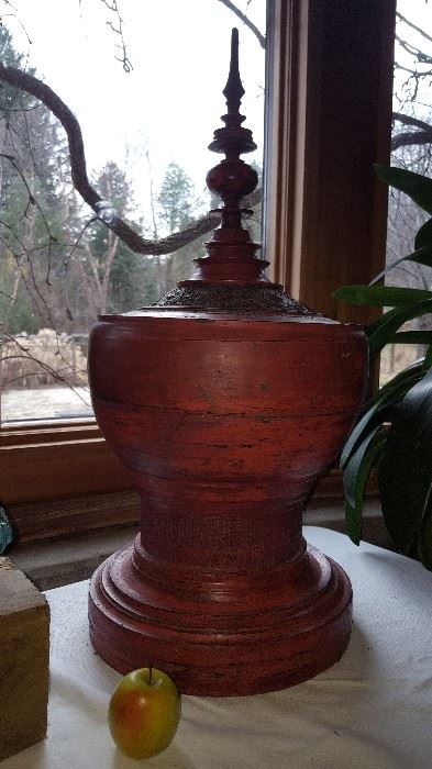 Large temple box - beautiful deep red 