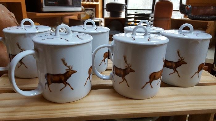 Deer mugs with lids