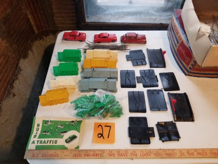 Marx Traffic Playset and Accessories https://ctbids.com/#!/description/share/73189
