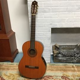 Yamaha G 85 A guitar