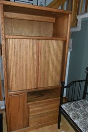 OAK ENTERTAINMENT CENTER