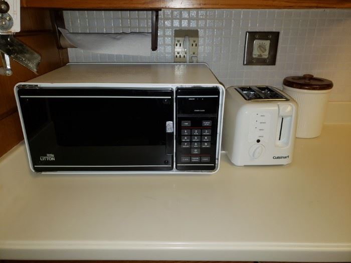 Microwave, toaster