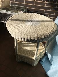 Tons of wicker - side table