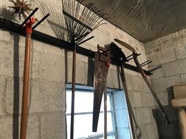 Garden tools and yard tools