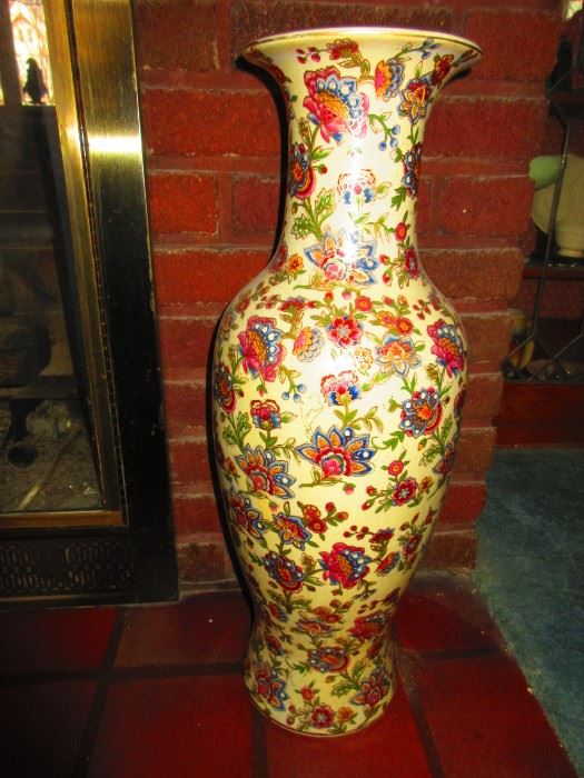 Large decorative Asian vase