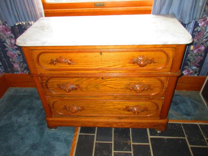 Victorian chest of drawers with marble top