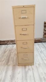 TO SEE PHOTOS, PRICES & CURRENT BIDS CLICK HERE https://www.gleatons.com/auction/359 