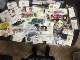 TO SEE PHOTOS, PRICES & CURRENT BIDS CLICK HERE: https://www.gleatons.com/auction/360