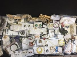 TO SEE PHOTOS, PRICES & CURRENT BIDS CLICK HERE: https://www.gleatons.com/auction/360