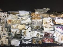 TO SEE PHOTOS, PRICES & CURRENT BIDS CLICK HERE: https://www.gleatons.com/auction/360