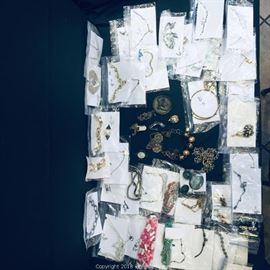 TO SEE PHOTOS, PRICES & CURRENT BIDS CLICK HERE: https://www.gleatons.com/auction/360