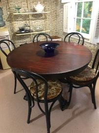1875 Mahogany dining table with ball and claw feet