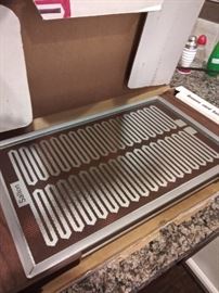 New in box Salton hotplate - great for holiday entertaining